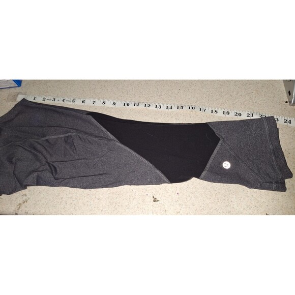 LULULEMON Pace Rival Crop Size 4 Leggings Gray & Black Pockets - Picture 4 of 4